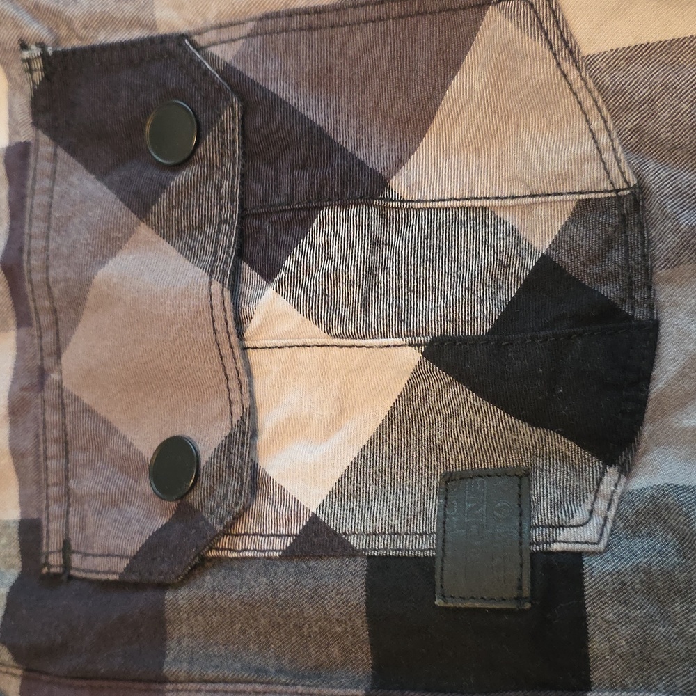 Volcom Black and Gray Plaid Button Down Flannel Shirt, Mens Large - Picture 3 of 4